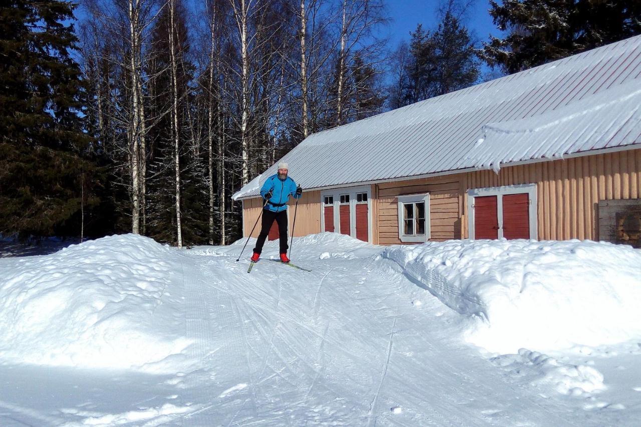 Vanhan Koulun Majatalo-Old School Guest House Kolinkylä Eksteriør billede